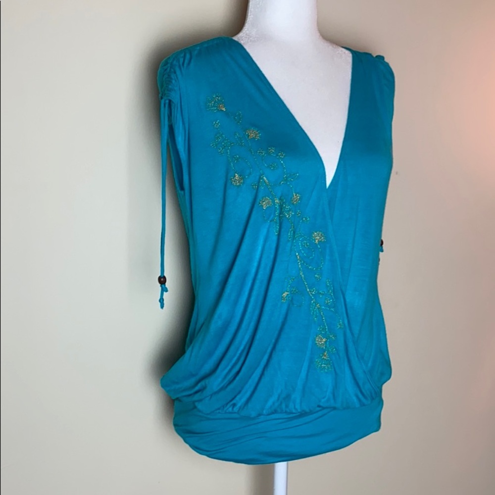 To The Max wrap Top - Picture 2 of 7
